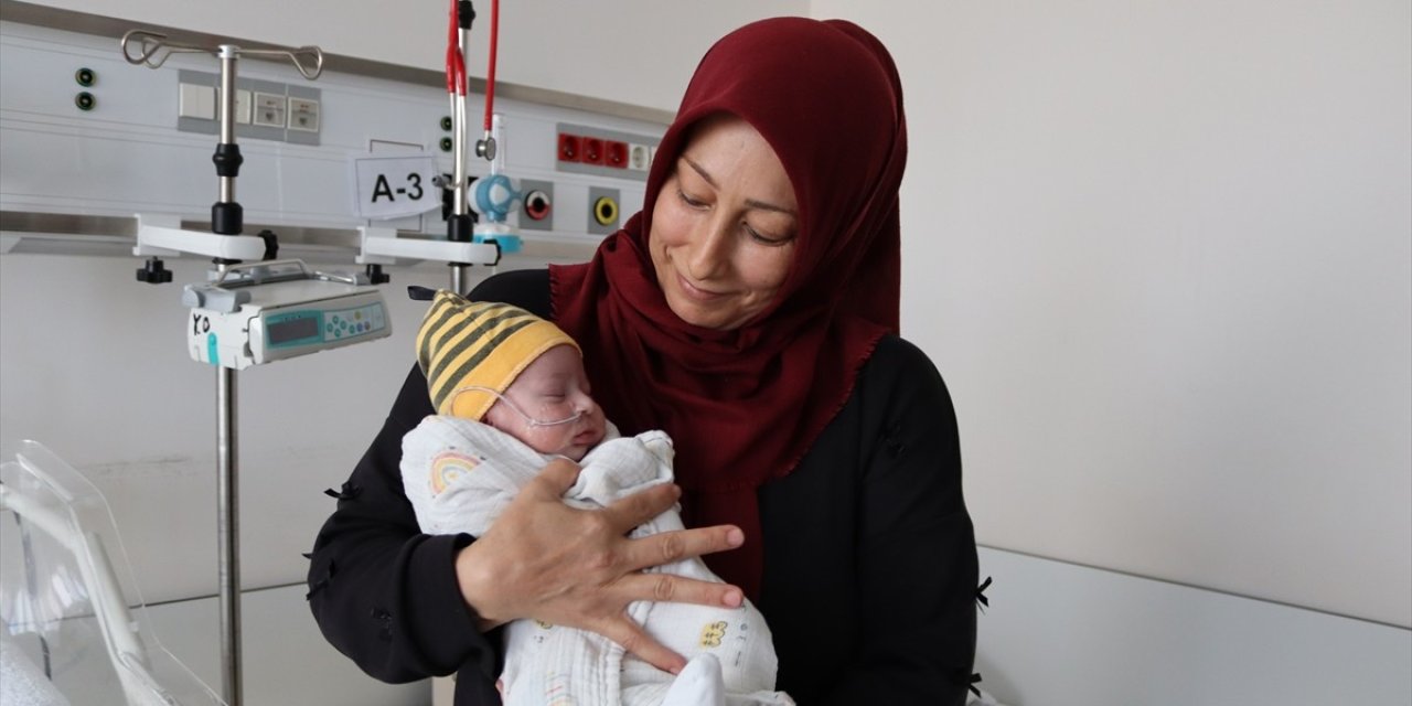 Oğuz bebek, riskli ameliyatla solunum cihazından kurtuldu