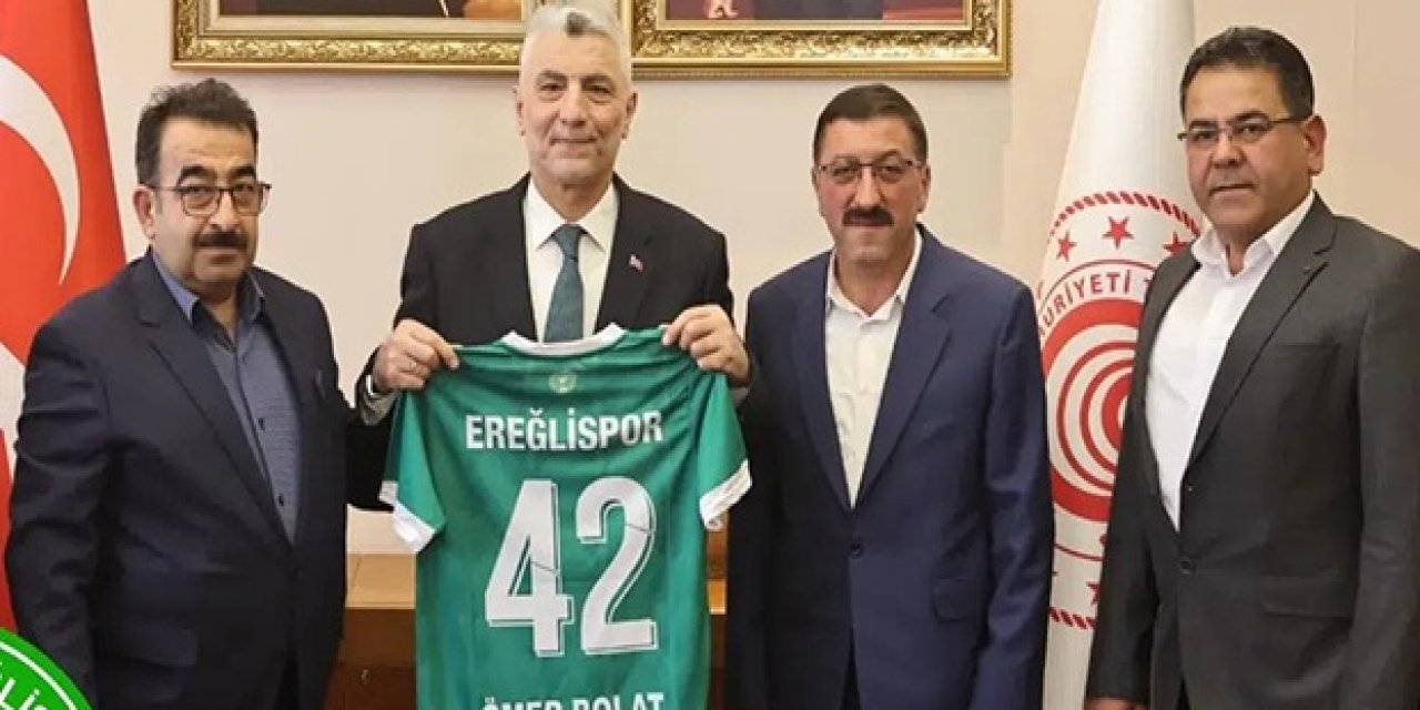 Ereğlispor’dan Bakan Bolat’a forma hediyesi
