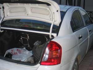 Kiraladıkları otomobille hırsızlık yaptıkları iddiası