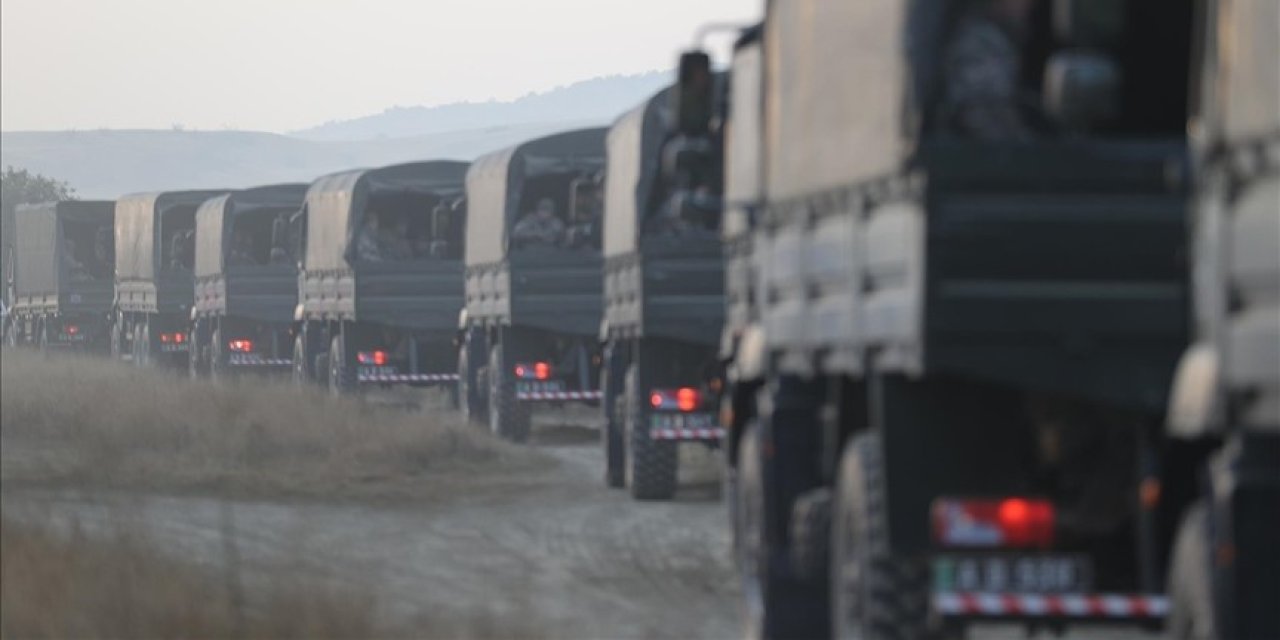 Düşen askeri uçağın enkazı tırlarla Türkiye'ye getirildi