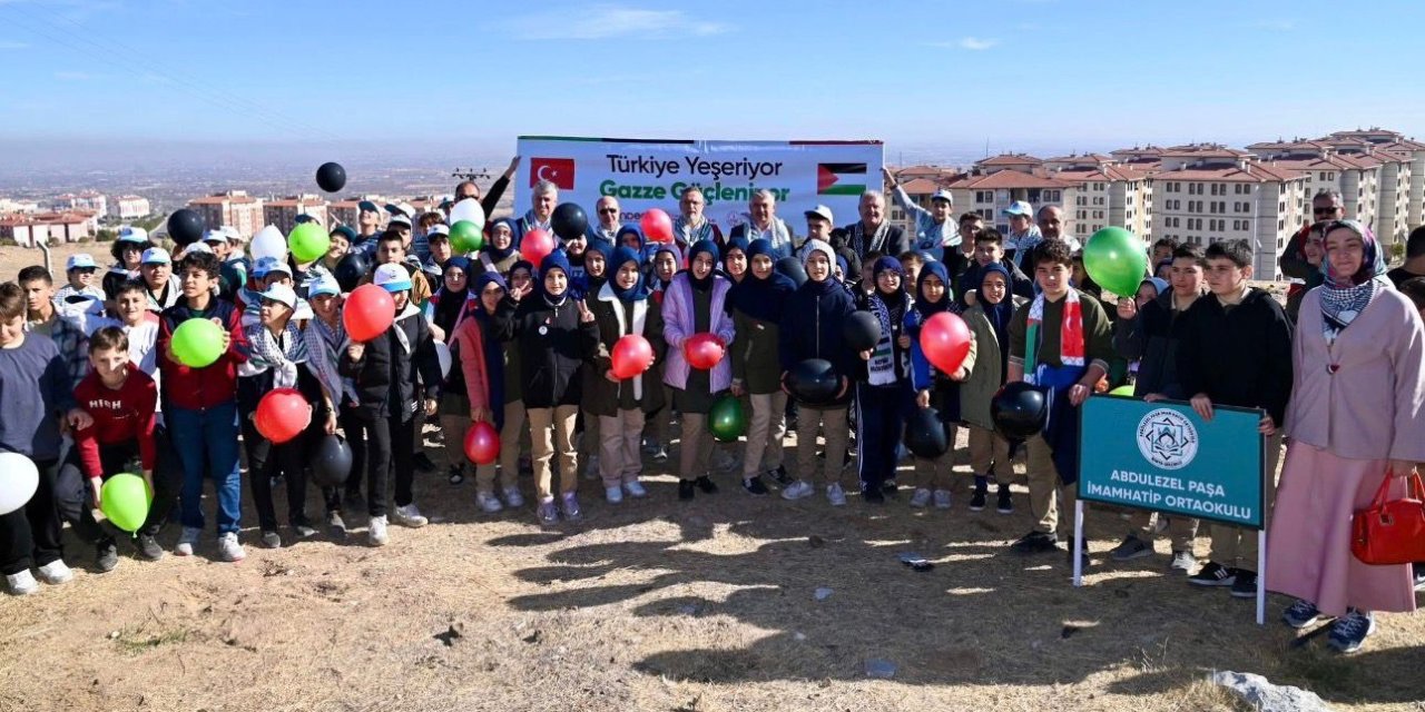 Fidanlar Gazze için toprakla buluştu