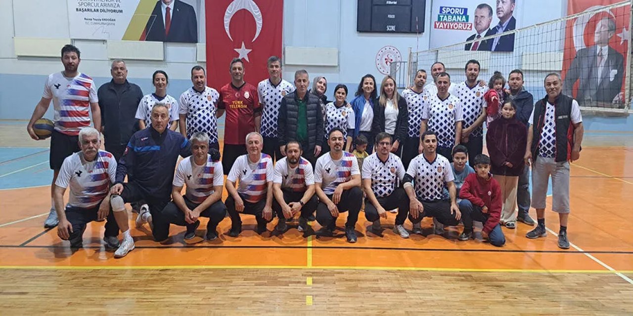 Akşehir’de öğretmenler voleybolda karşılaşacak