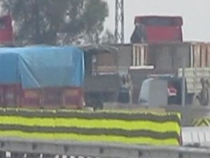 Üç TIR'da silah araması