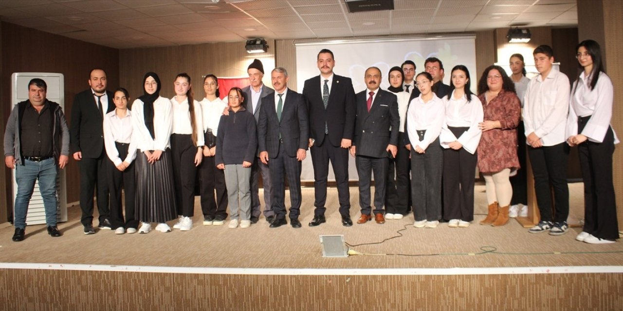 Yunak’ta Öğretmenler Günü kutlandı