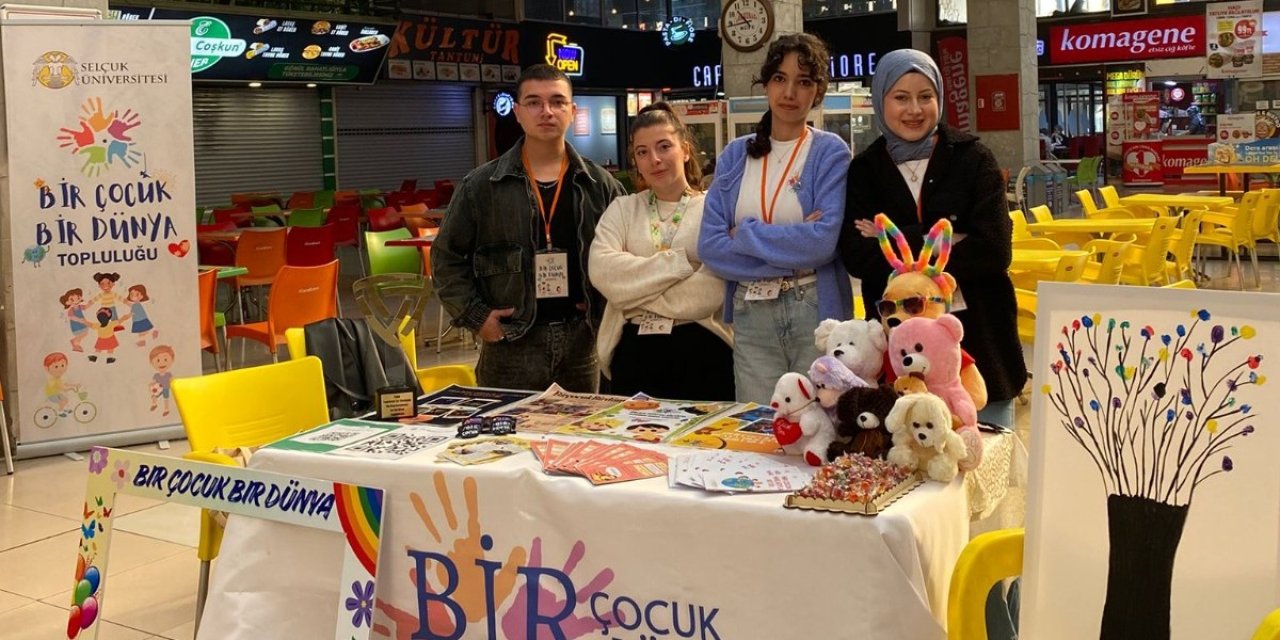 Selçuk'ta öğrencilerden renkli etkinlik