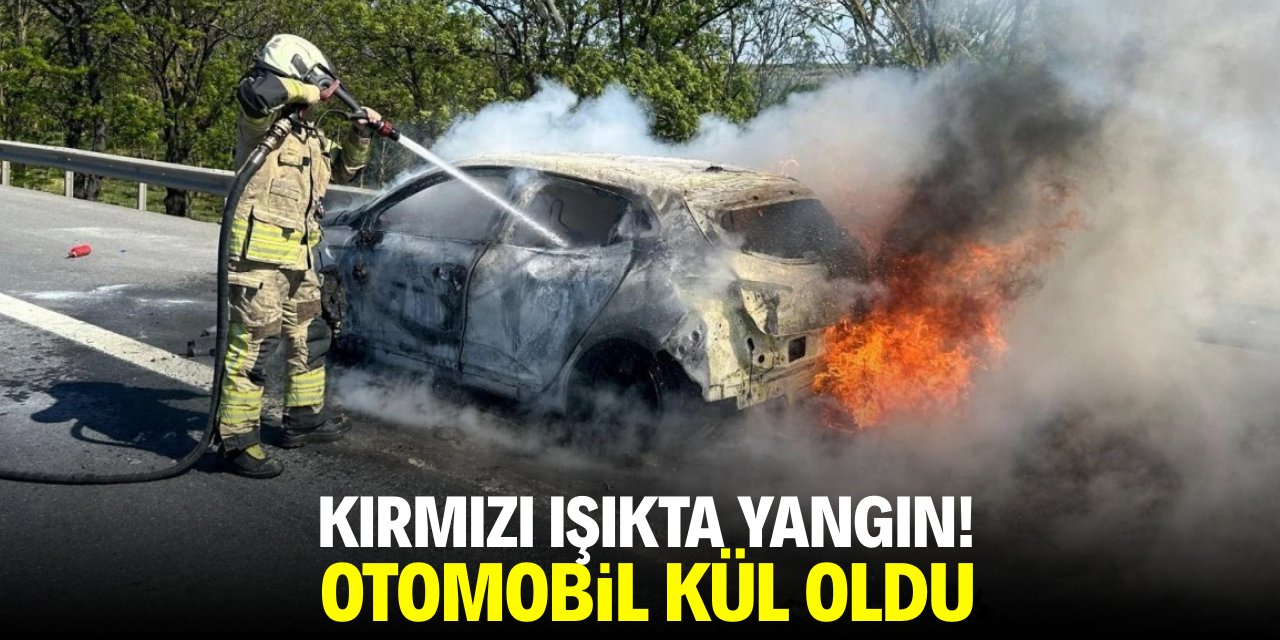 Kırmızı ışıkta yangın! Araç kül oldu