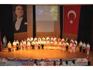 Şehzade Eğitim Kurumları Öğrencilerinden İngilizce Gösteri