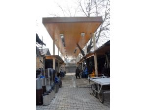 Oturakçı Pazarı’ndaki Çalışmalar Tamamlanmak Üzere