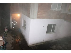 Zonguldak'ta Yangın: Gözleri Görmeyen Şahıs Son Anda Kurtarıldı