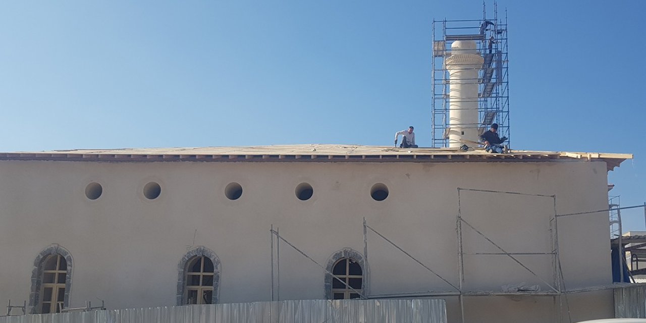 Depremlerde zarar gören 160 yıllık cami yeniden yükseliyor