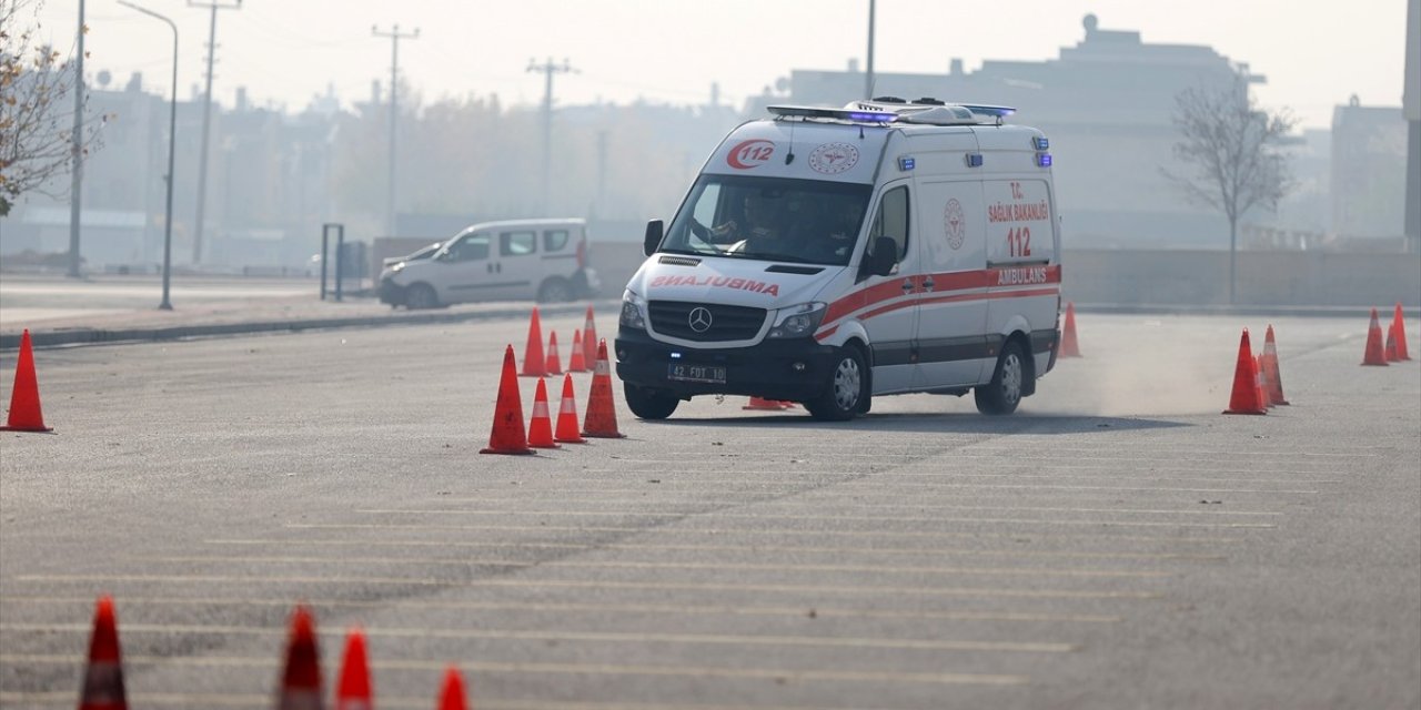 Konya'da ambulanslar ralli yaptı