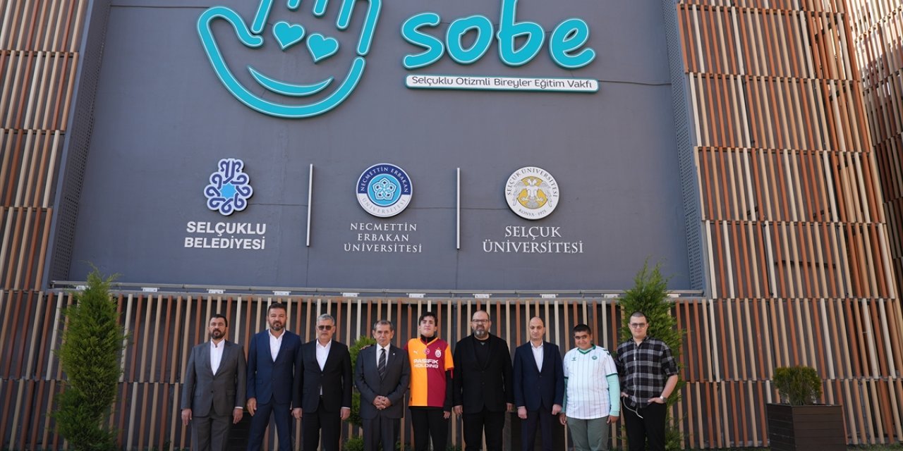Galatasaray Başkanı Dursun Özbek, Konya'da SOBE'yi ziyaret etti