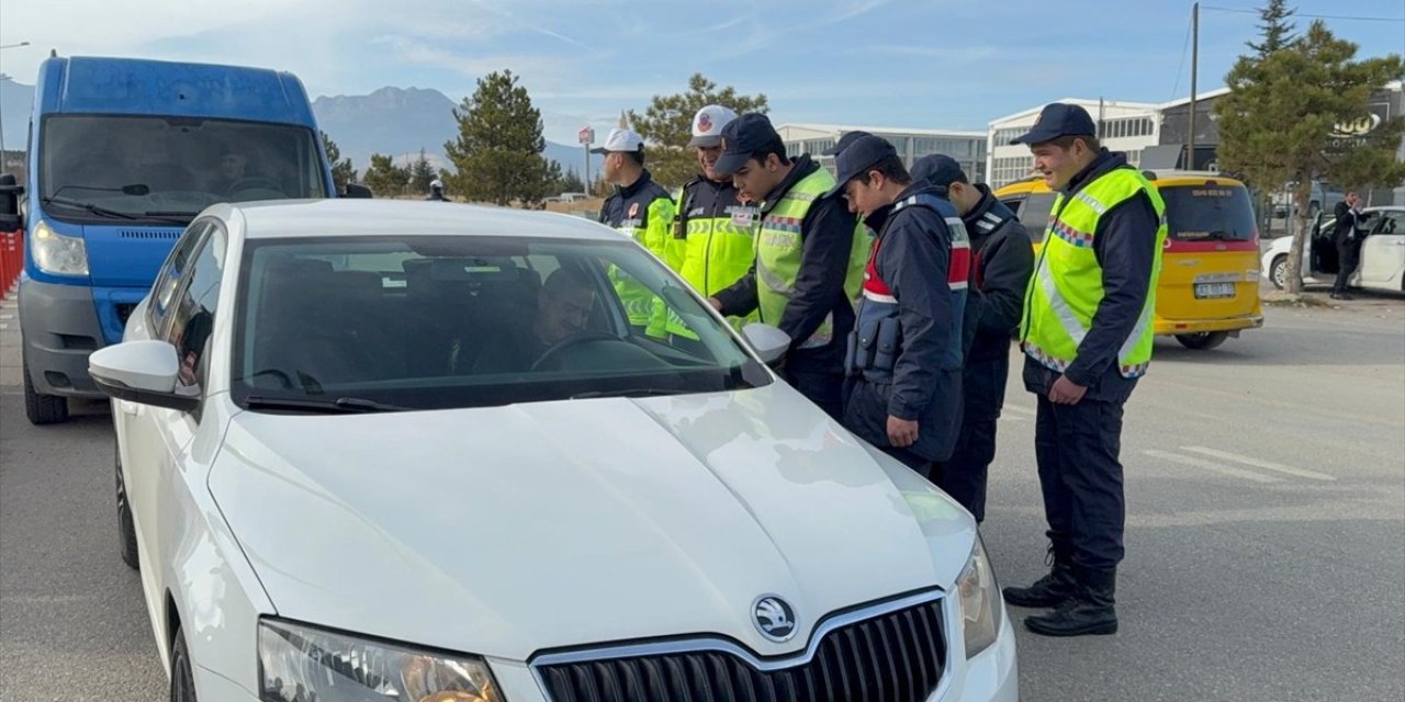 Özel öğrencilerden trafik uygulaması