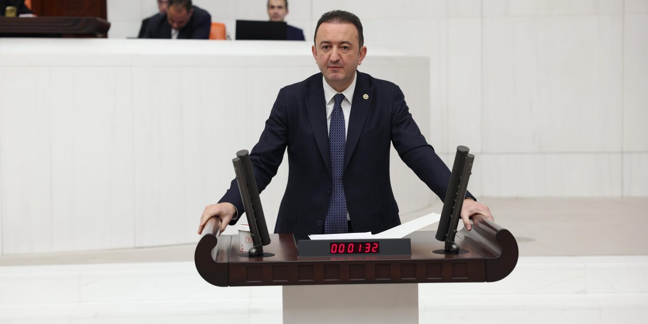 Bektaş, akademisyenlerin haklarını savundu