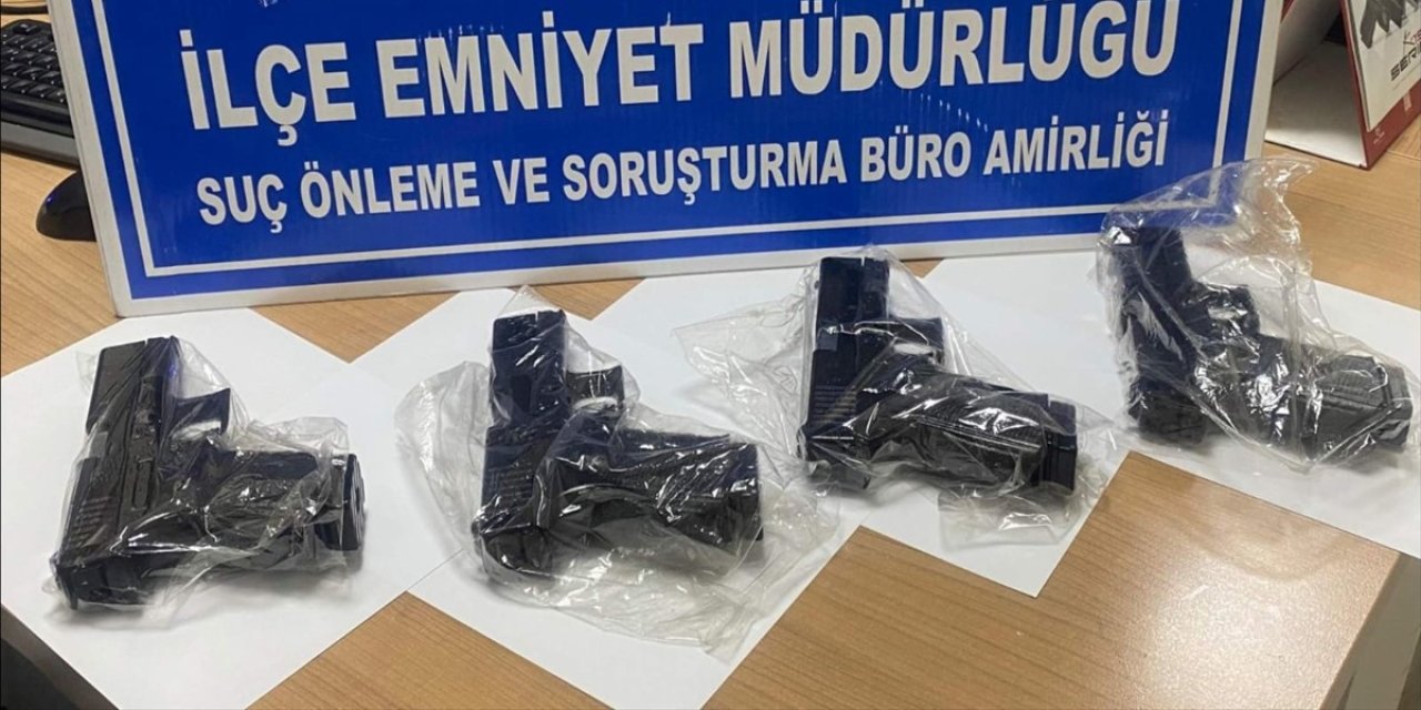 Ruhsatsız silah satmak isterken yakalandı