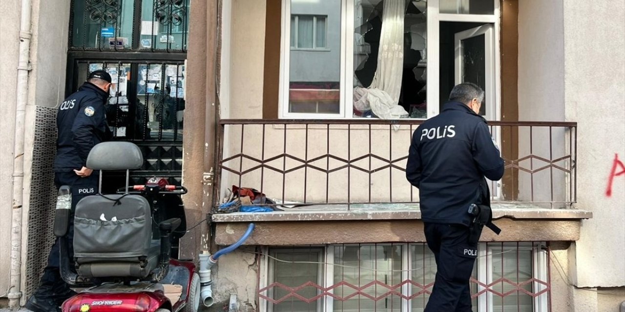 Eve baltalı saldırıda 2 kişi yaralandı