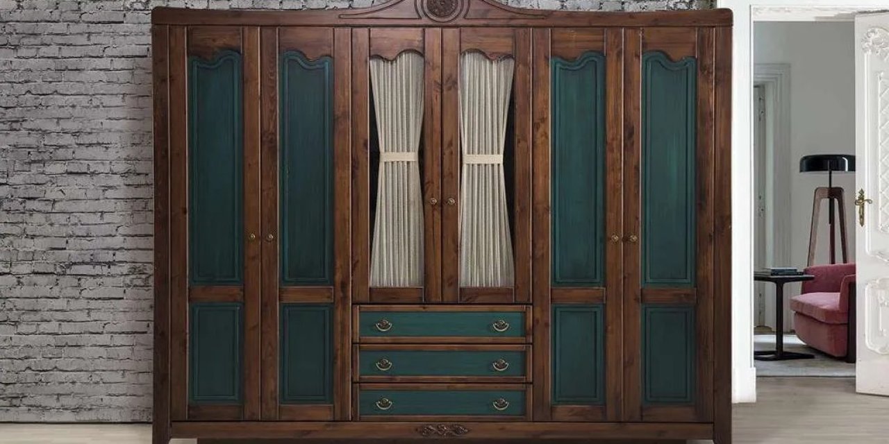 Konya'da dolandırıcı gardıropta yakalandı