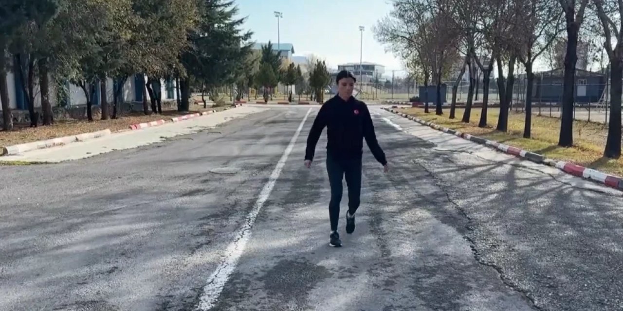 Dünya şampiyonu olan İnci Türkiye'ye örnek oldu