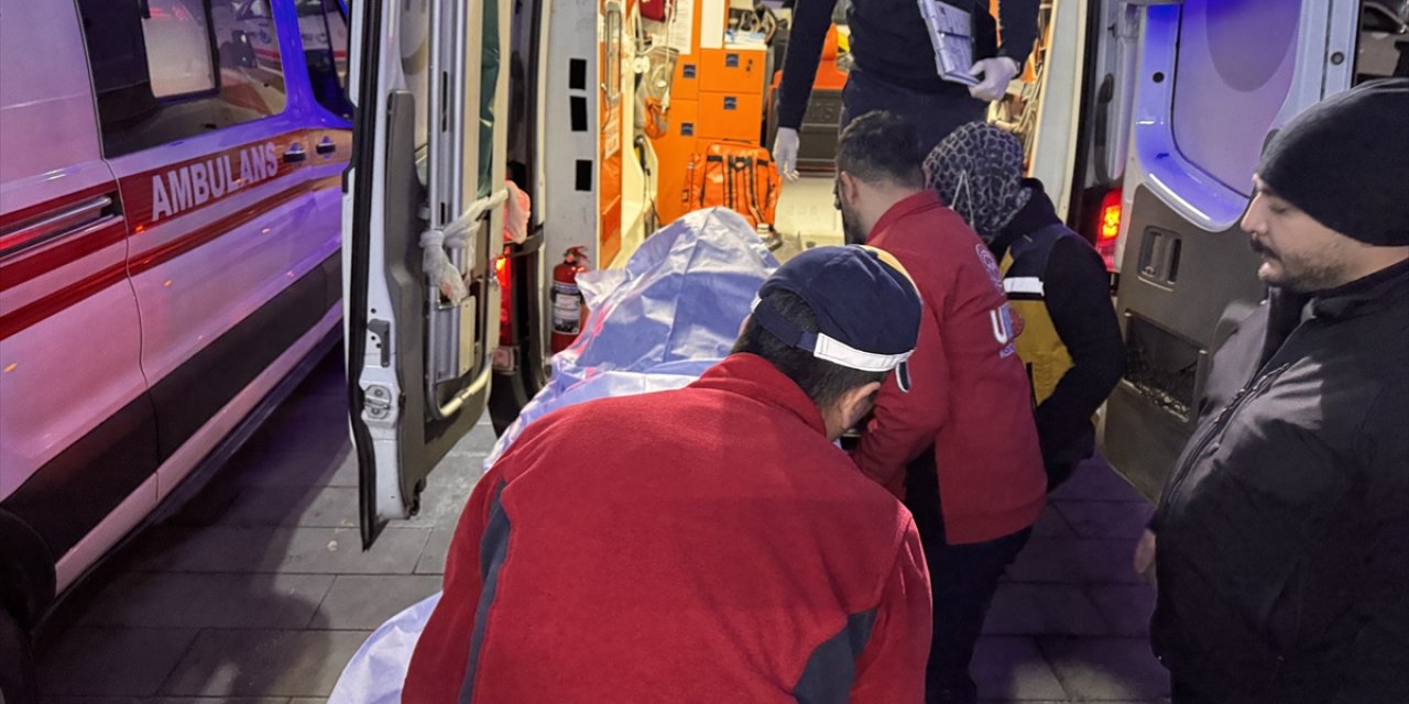 Helikopterle kurtarılan iki üniversite öğrencisi taburcu edildi