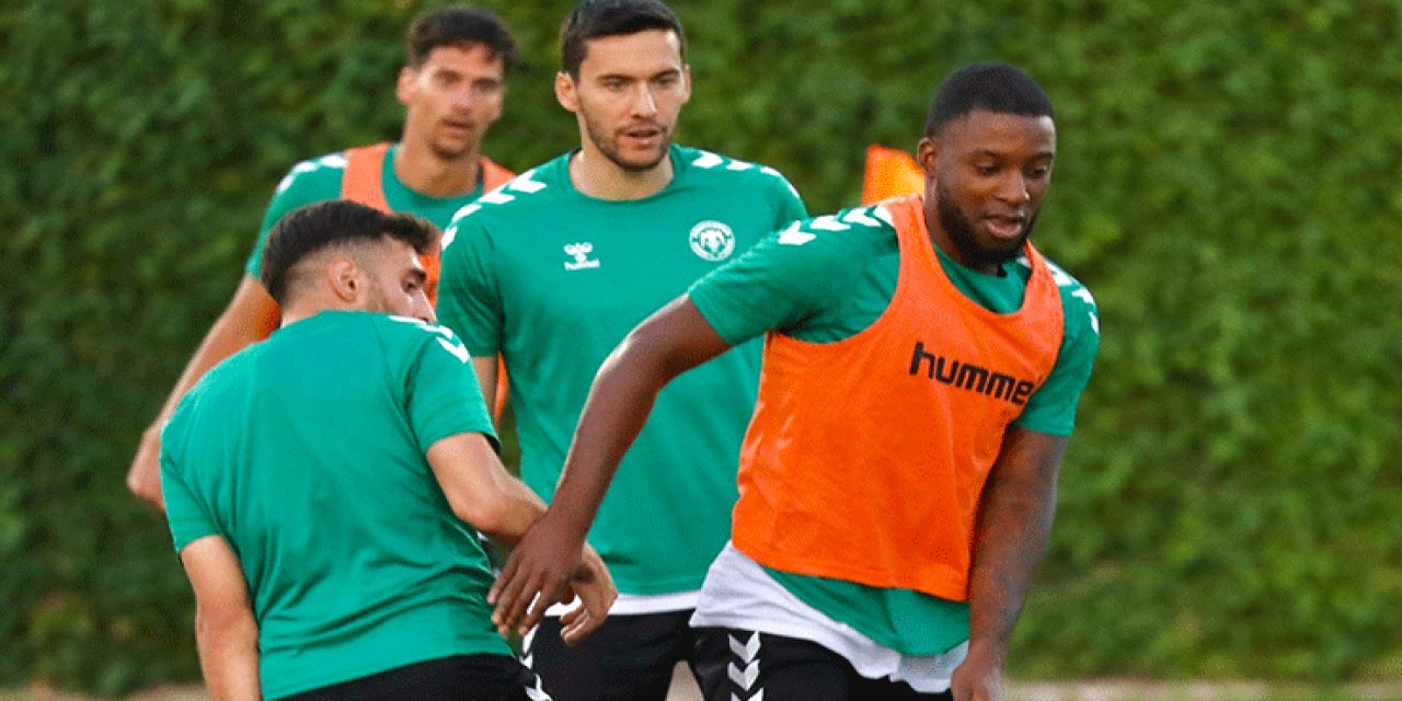 Konyaspor’da stoper Bazoer ikinci yarı takıma katılacak