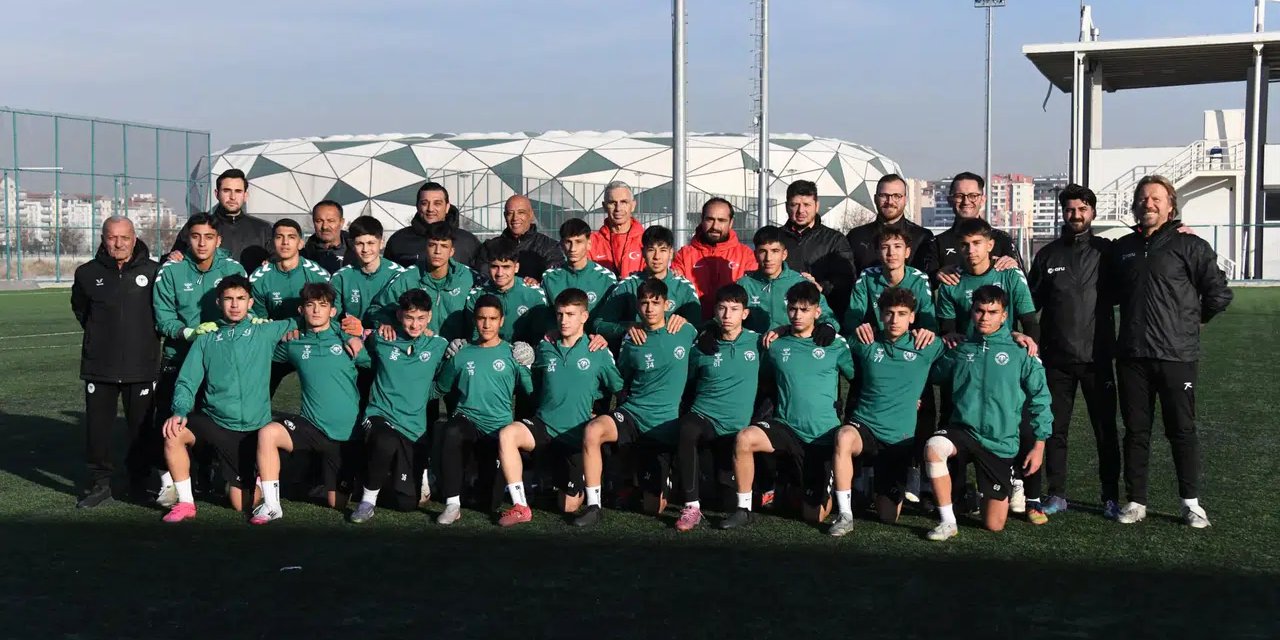 Eski Milli Kaleci Alper Boğuşlu, Konya'da eğitim verdi.