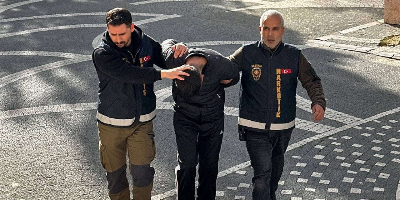 Konya'da uyuşturucu tacirlerine operasyon