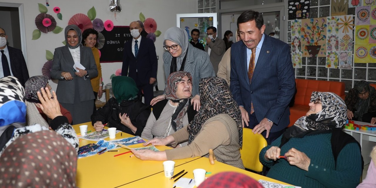 Uygur'dan Karatay Alzheimer Yaşam Merkezi’ne ziyaret