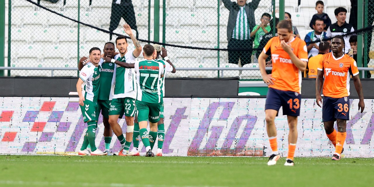 Konyaspor’un iki rakibi kendi kalesine gol attı