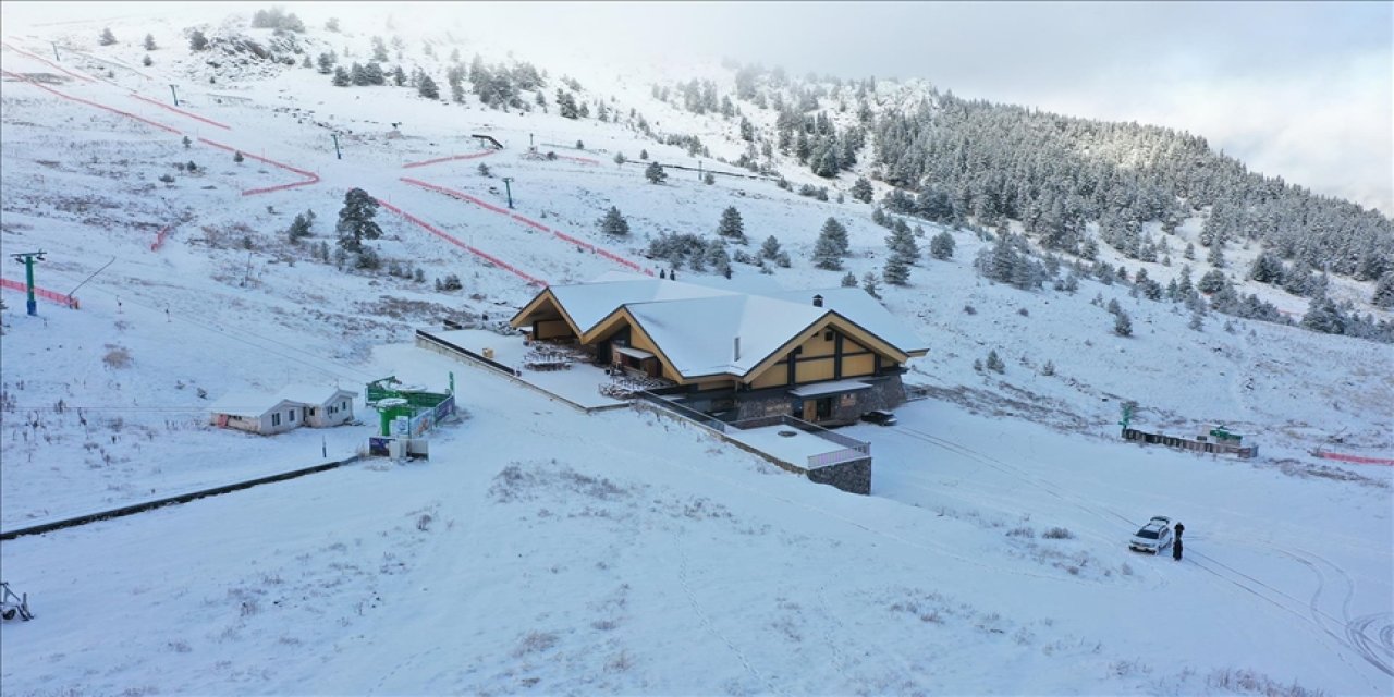 Kayak merkezlerinde kar kalınlığı hızla artıyor