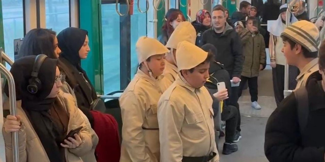 Özel Envar'dan tramvayda duygulandıran etkinlik