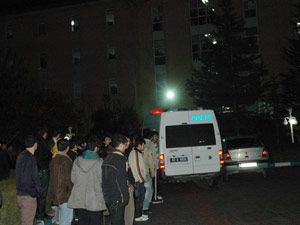 Yurtta kalan genç kız intihar etti