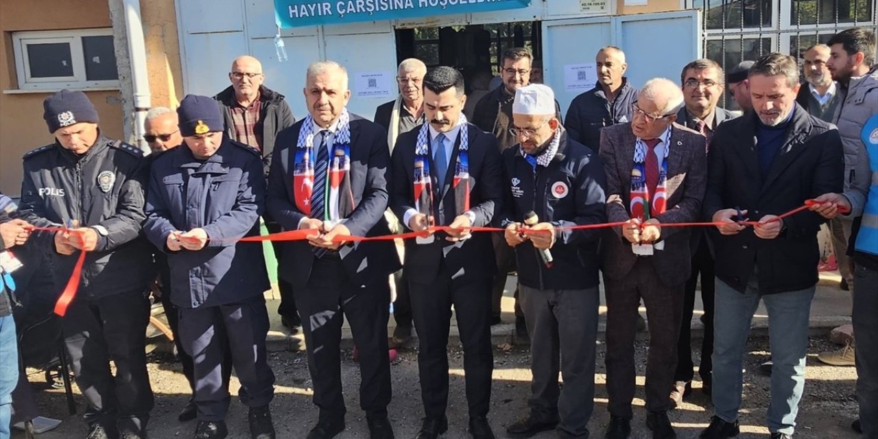Filistin yararına hayır çarşısı açıldı