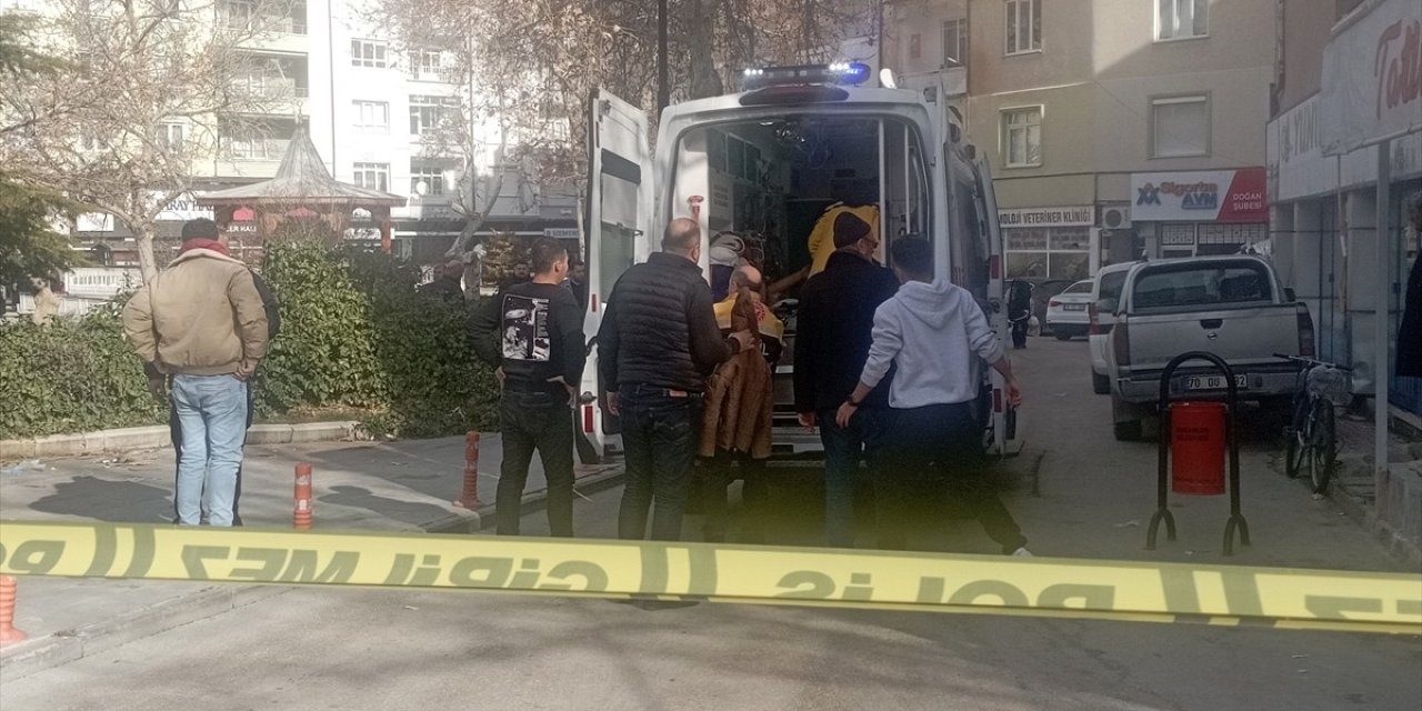 Silahlı kavgada baba ve 3 oğlu yaralandı