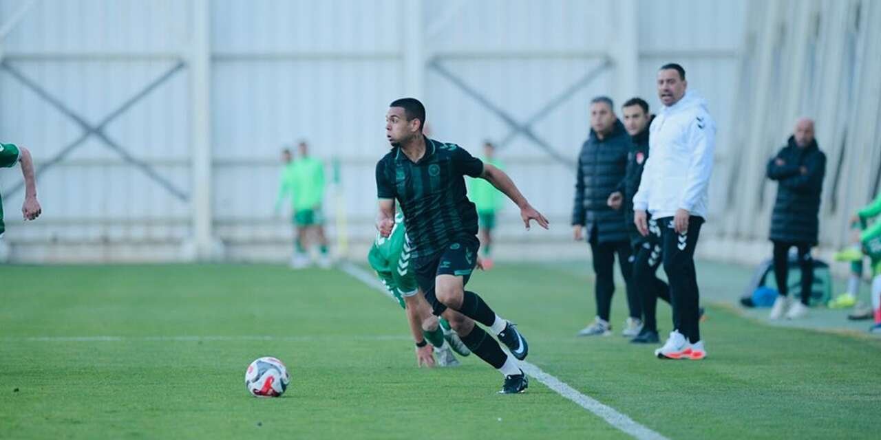 Konyaspor'da Berke Özçelik profesyonel oldu