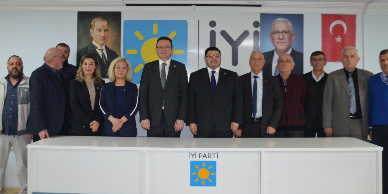 Bektaş’tan, İYİ Parti'ye 'hayırlı olsun' ziyareti