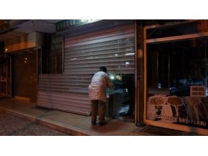 Kuyumcuya Giren Hırsızlar 50 Bin Liralık Altın Çaldı