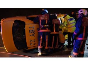 Beyoğlu'nda Kaza: Sıkışan Sürücü Güçlükle Kurtarıldı