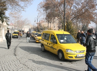 'Taksiye öcü gibi bakılıyor'