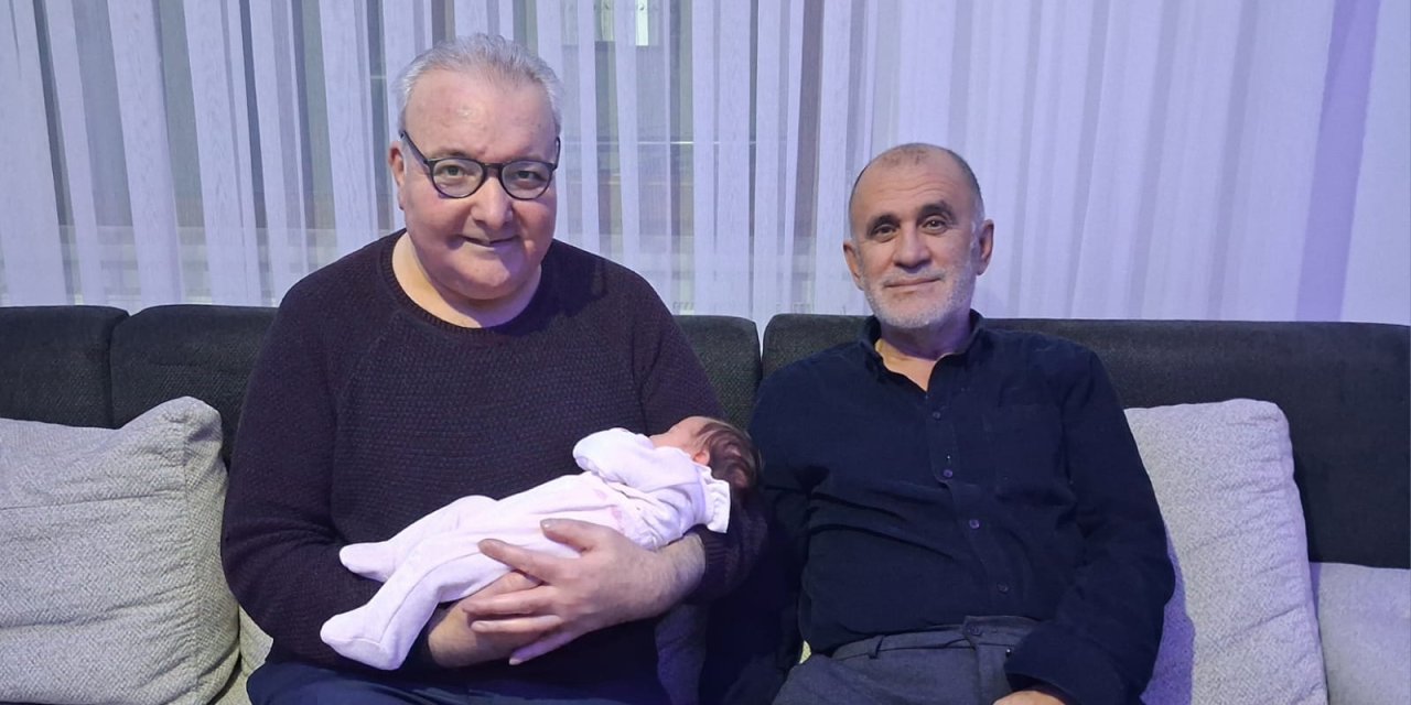 Burak Taşpınar ve Necmettin Arı ilk torun sevincini yaşadı