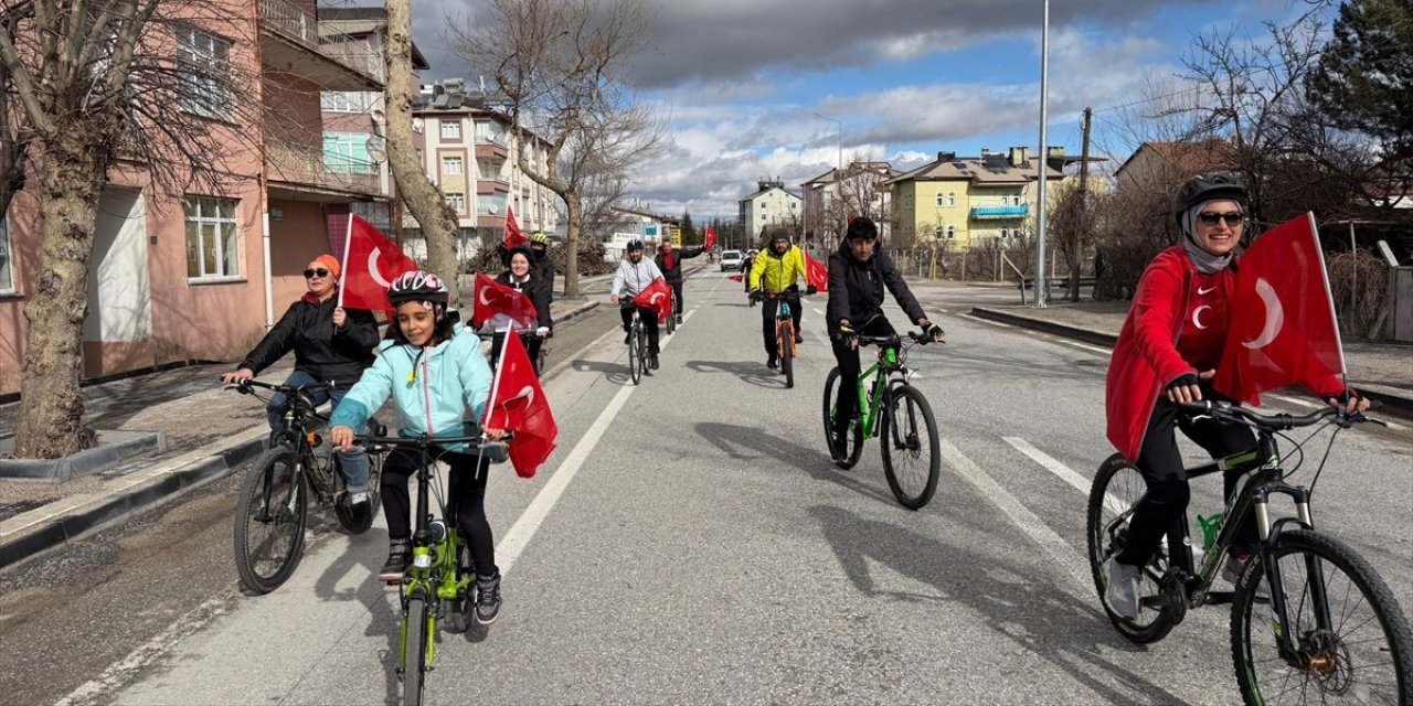 'Bayrak namustur' temasıyla bisiklet turu