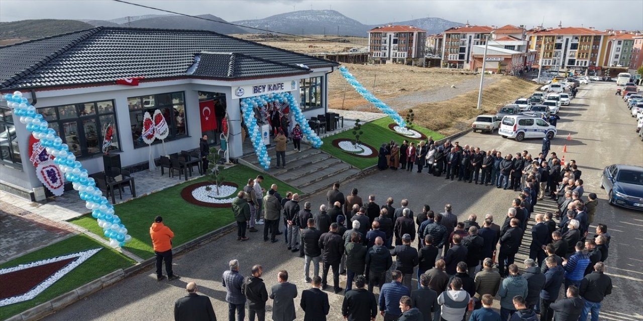 Konya'da 'Bey Kafe' hizmete girdi