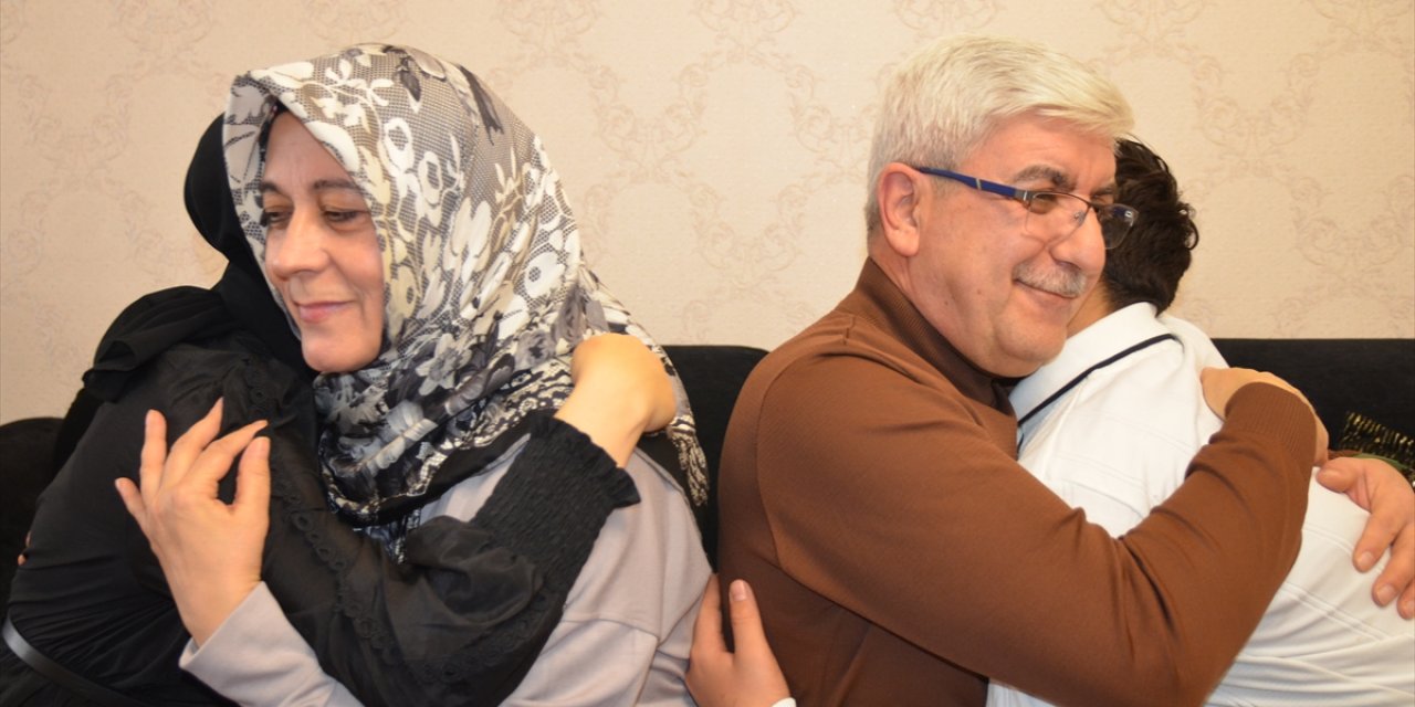 'Koruyucu aile mutluluğu' kurdukları dernekle büyüyor