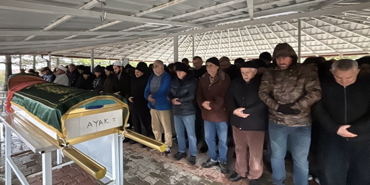 Trafik kurbanı anne ve kızına Konya'da son veda