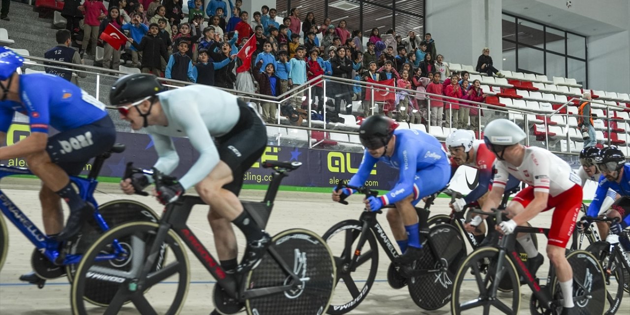 Bisiklet şampiyonasında 3. gün yarışları başladı