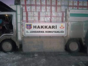 Hakkari'de 3 Ton Kaçak Çay Ele Geçirildi