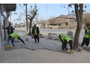 Kozan Belediyesi Kaldırım Çalışmalarını Sürdürüyor