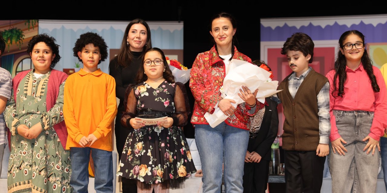 'Paldır Güldür Şov 8' seyirciyle buluştu