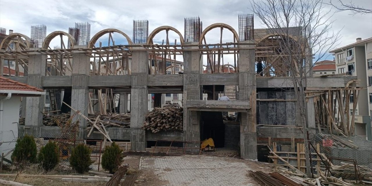 Hayırsever ailenin yaptırdığı cami yükseliyor