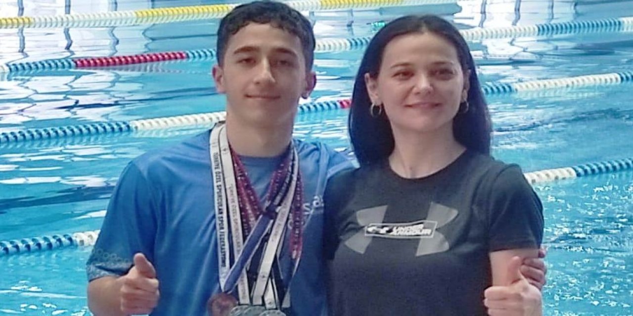 Otizmli Yüzücü Alper Akgül’den 5 Madalya