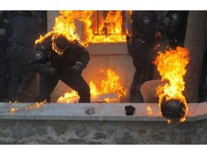Ukrayna'daki Olaylarda 119 Polis Yaralandı